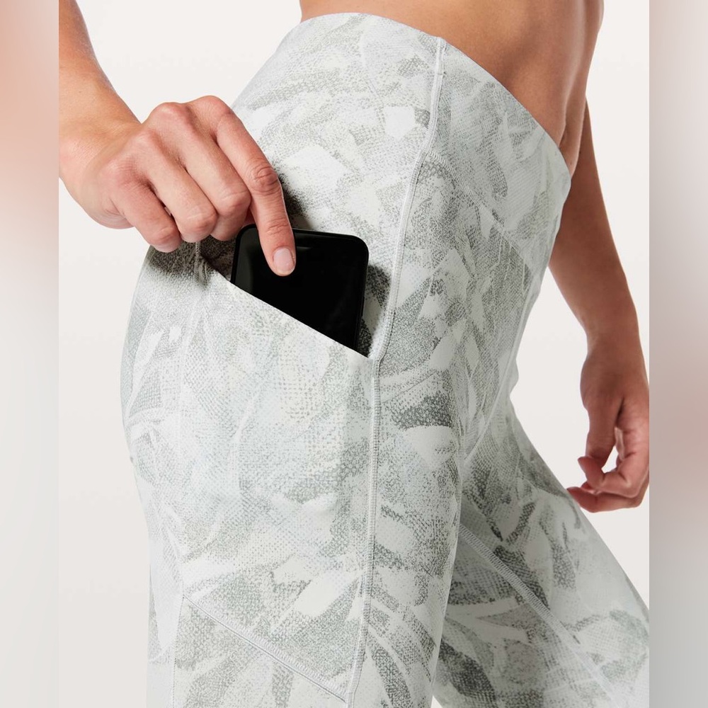 Lululemon Speed Up Tights - Picture 2 of 15